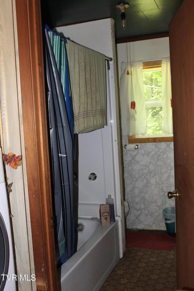 2967 Left Poor Valley Rd, Pennington Gap, VA 24277 - full bath with shower / tub combo