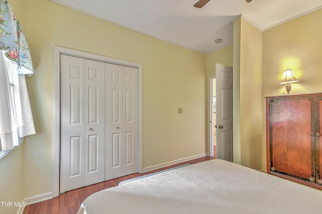 4619 Merrywood Ave, Kingsport, TN 37664 - bedroom featuring wood finished floors, crown molding, a closet, and a ceiling fan