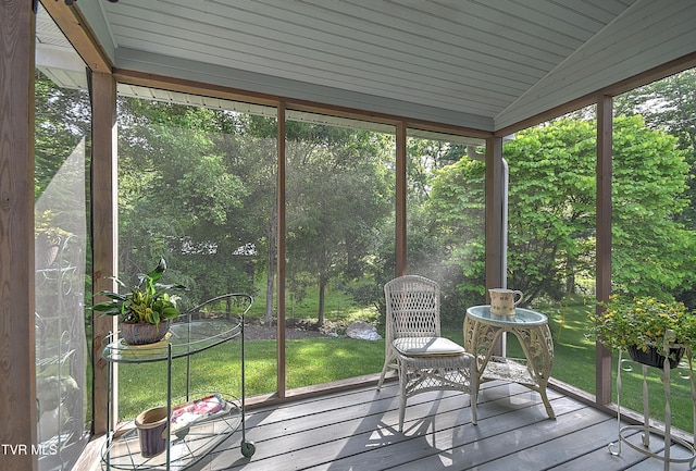 4619 Merrywood Ave, Kingsport, TN 37664 - sunroom / solarium featuring plenty of natural light and vaulted ceiling