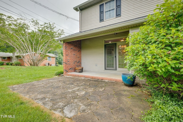 1101 E 8th Ave Unit 5, Johnson City, TN 37601 - porch featuring a lawn