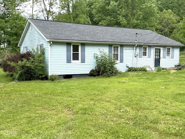 142 Sheryl Turner Rd, Big Stone Gap, VA 24219 - ranch-style home with roof with shingles and a front lawn