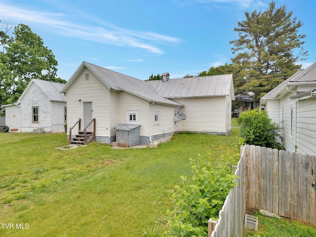 382 Texas Ave, Bristol, VA 24201 - rear view of house featuring entry steps and metal roof