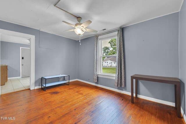 382 Texas Ave, Bristol, VA 24201 - empty room featuring wood-type flooring, baseboards, and a ceiling fan
