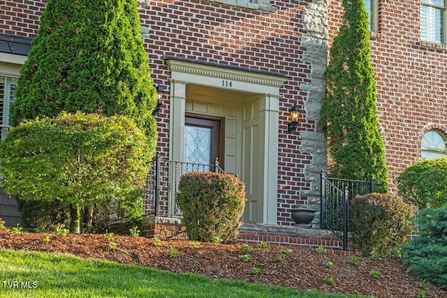 114 Highland Gate Dr, Johnson City, TN 37615 - doorway to property featuring brick siding