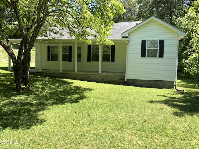 615 S Armstrong Rd, Rogersville, TN 37857 - view of front of property with covered porch and a front lawn