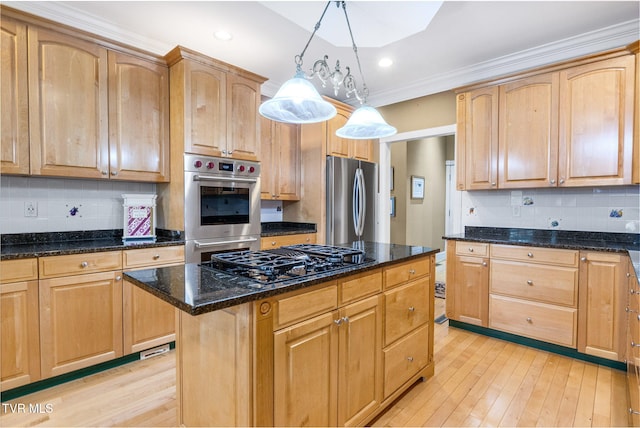21390 Sheffield Ct, Abingdon, VA 24210 - kitchen featuring stainless steel appliances, decorative backsplash, light wood-style flooring, dark stone counters, and a kitchen island