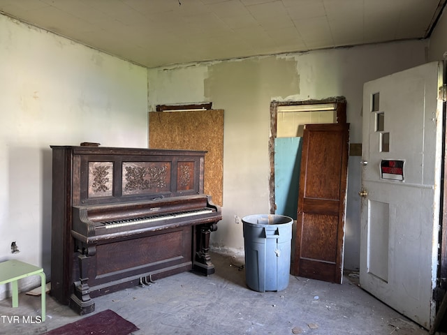540 Madison St, Bristol, VA 24201 - photo 2