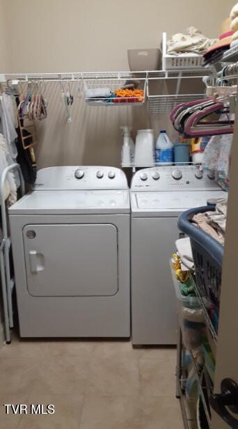 405 Coldwater Dr Unit 405, Johnson City, TN 37601 - laundry area featuring washing machine and dryer