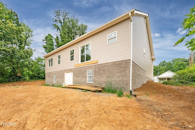 3313 Mckinley Rd, Johnson City, TN 37604 - view of side of home with brick siding