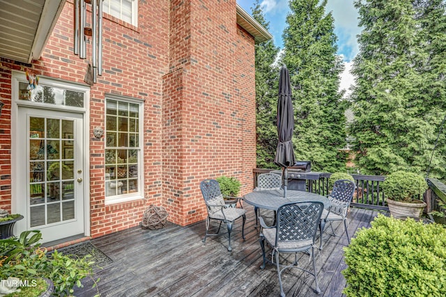 5621 John Gaines Blvd, Kingsport, TN 37664 - deck with outdoor dining area