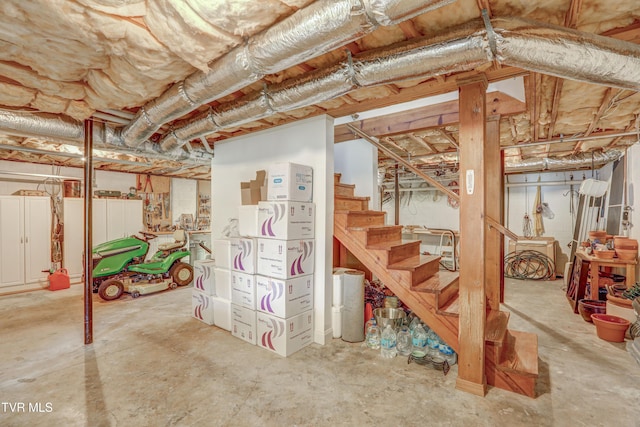 5621 John Gaines Blvd, Kingsport, TN 37664 - unfinished basement with stairs