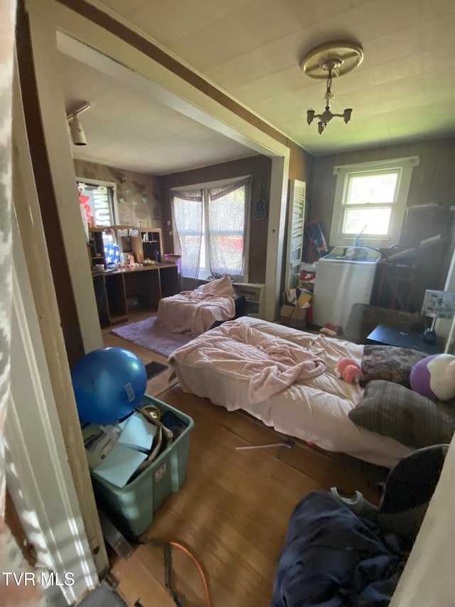 4228 Sullivan Gardens Dr, Kingsport, TN 37660 - bedroom featuring wood finished floors
