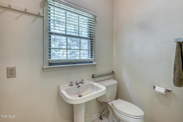 3510 Bondwood Cir, Johnson City, TN 37604 - half bath with toilet