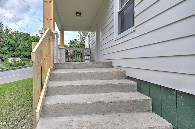 2221 Elizabethton Hwy, Johnson City, TN 37601 - view of stairs