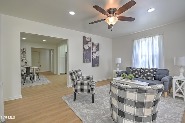 2221 Elizabethton Hwy, Johnson City, TN 37601 - living area featuring ceiling fan, light wood finished floors, baseboards, and recessed lighting
