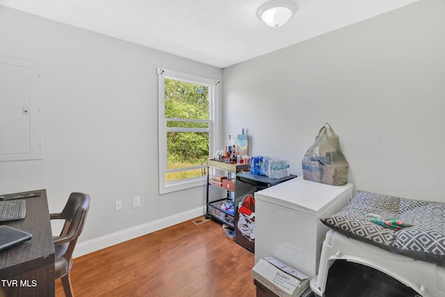 120 Stine St, Bristol, TN 37620 - office area featuring wood finished floors and baseboards