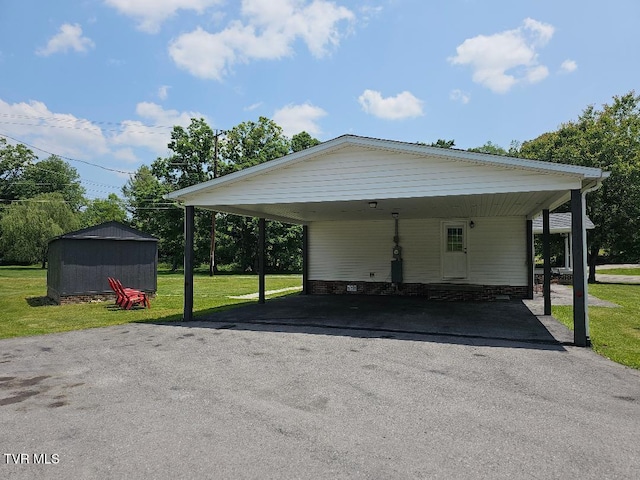 8929 Gateway Dr, Wise, VA 24293 - view of parking featuring driveway
