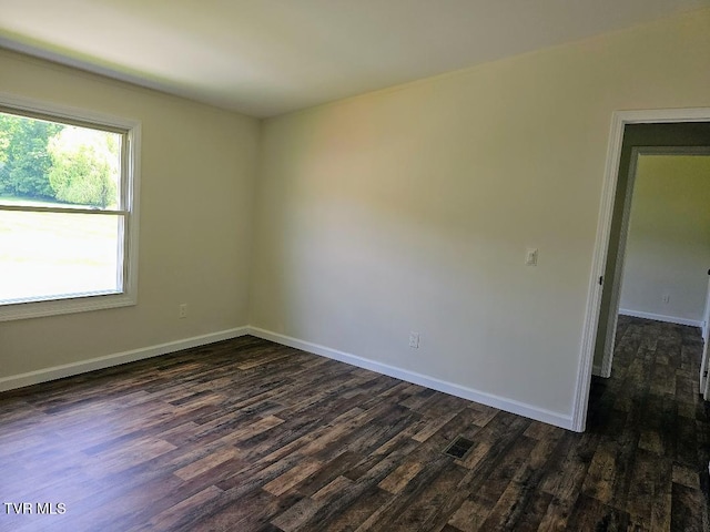 8929 Gateway Dr, Wise, VA 24293 - unfurnished room featuring dark wood-type flooring and baseboards