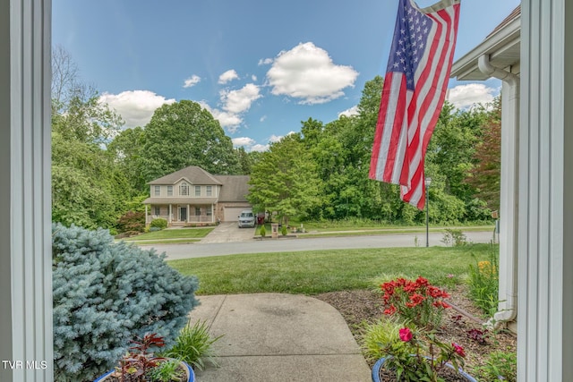 620 Glen Oaks Pl, Johnson City, TN 37615 - view of grassy yard with view of scattered trees