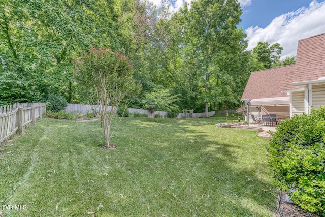 620 Glen Oaks Pl, Johnson City, TN 37615 - view of yard with a patio