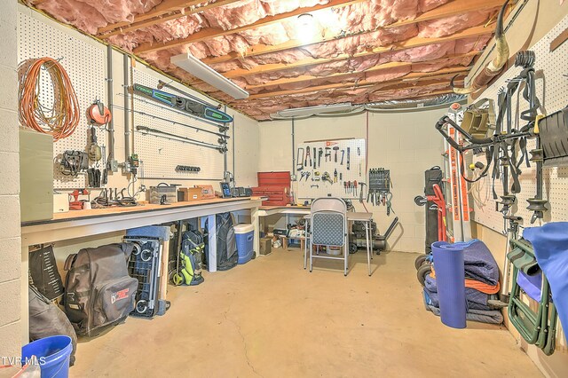 410 Grovemont Pl, Piney Flats, TN 37686 - basement with a workshop area