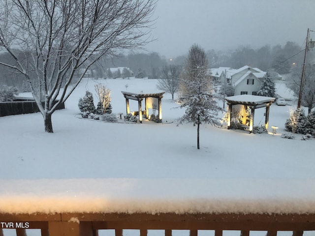 410 Grovemont Pl, Piney Flats, TN 37686 - view of snowy yard