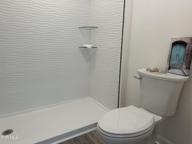 516 Fleetwood Ct Unit F, Kingsport, TN 37660 - full bathroom with a walk in shower, toilet, and wood finished floors
