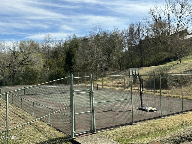 516 Fleetwood Ct Unit F, Kingsport, TN 37660 - view of tennis court with a gate