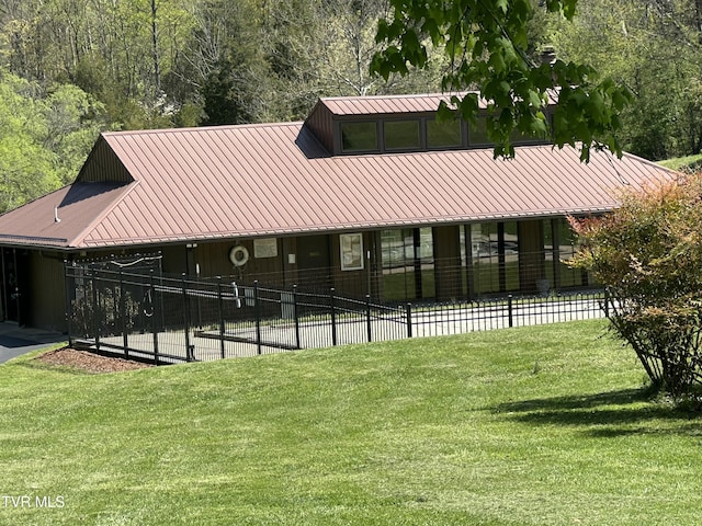 516 Fleetwood Ct Unit F, Kingsport, TN 37660 - back of property featuring metal roof