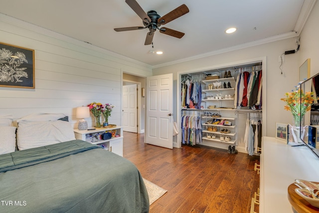 110 Emmanuel Dr, Johnson City, TN 37601 - bedroom with ornamental molding, dark wood finished floors, a closet, recessed lighting, and ceiling fan