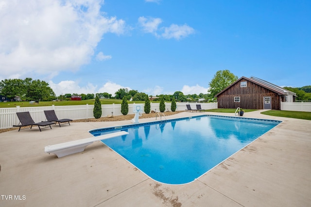 110 Emmanuel Dr, Johnson City, TN 37601 - view of swimming pool featuring a diving board and a patio area