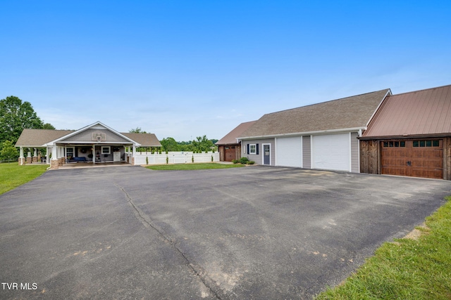 110 Emmanuel Dr, Johnson City, TN 37601 - view of front facade with a porch