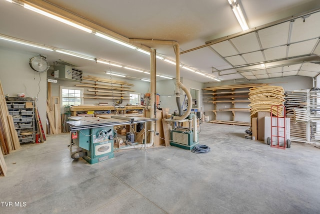110 Emmanuel Dr, Johnson City, TN 37601 - garage with a workshop area