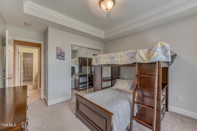 220 Michaels Ridge Blvd, Johnson City, TN 37615 - bedroom with ornamental molding, carpet floors, baseboards, and a closet