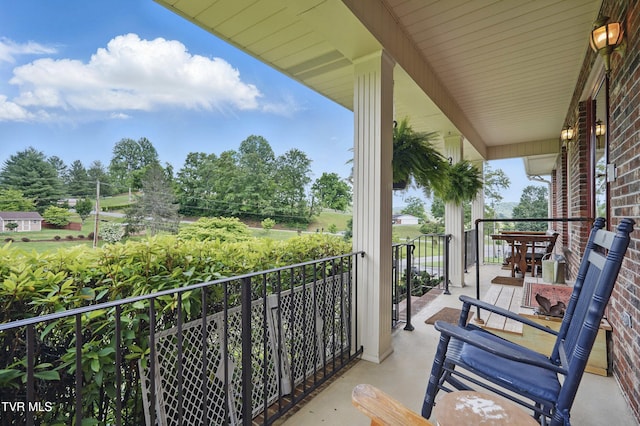 5009 Surrey Dr, Kingsport, TN 37664 - view of porch