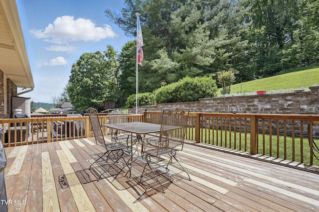 5009 Surrey Dr, Kingsport, TN 37664 - wooden deck featuring a yard and outdoor dining area