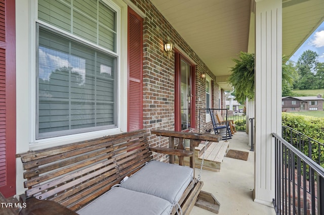 5009 Surrey Dr, Kingsport, TN 37664 - view of covered porch