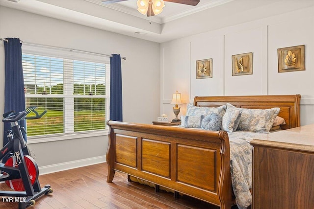 3321 Cottage Green Ct, Kingsport, TN 37664 - bedroom with ornamental molding, wood finished floors, baseboards, and ceiling fan