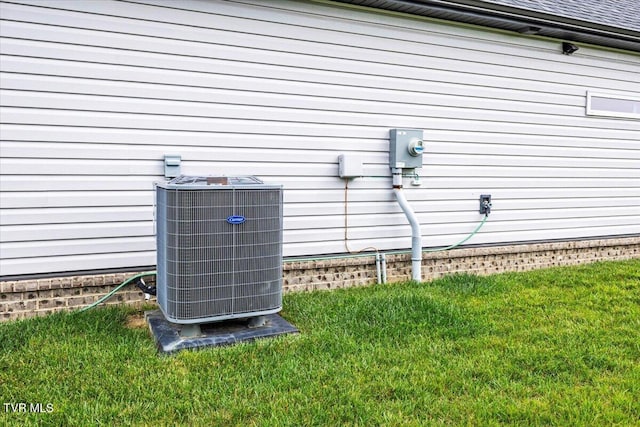 3321 Cottage Green Ct, Kingsport, TN 37664 - exterior view of central air condition unit and electric meter