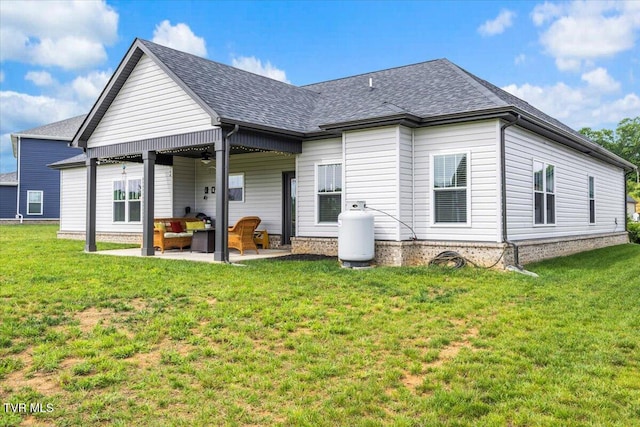 3321 Cottage Green Ct, Kingsport, TN 37664 - back of house featuring ceiling fan, a patio area, a yard, and a shingled roof