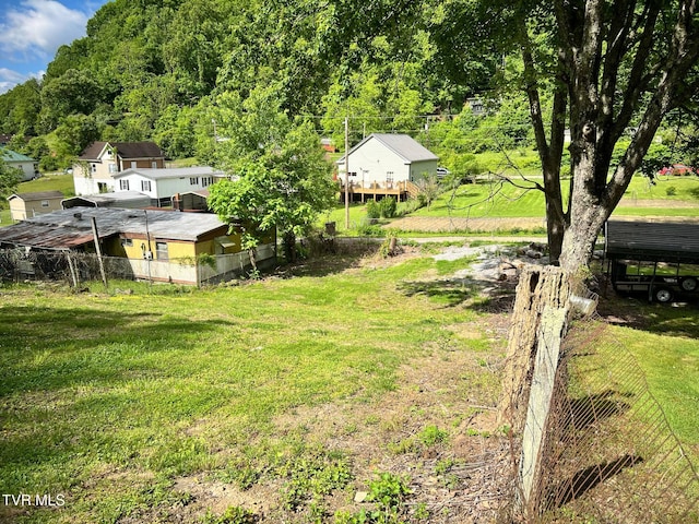 326 Park Ave, Appalachia, VA 24216 - view of yard