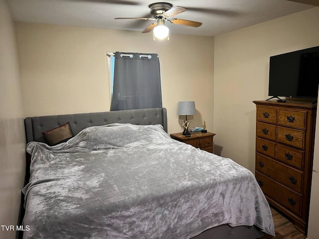 326 Park Ave, Appalachia, VA 24216 - bedroom featuring wood finished floors and ceiling fan