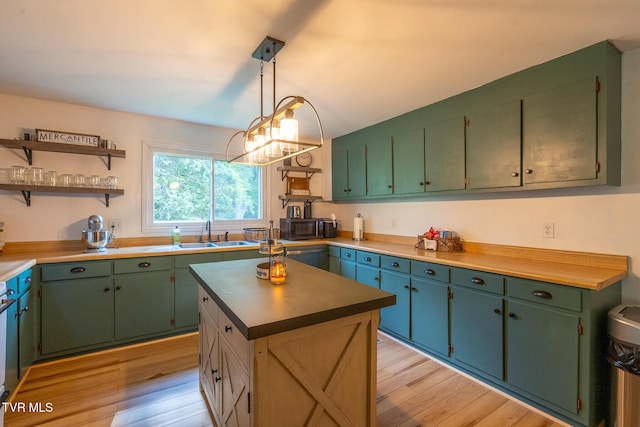 1318 E Lakeview Dr, Johnson City, TN 37601 - kitchen featuring a sink, light wood finished floors, dishwasher, and black microwave