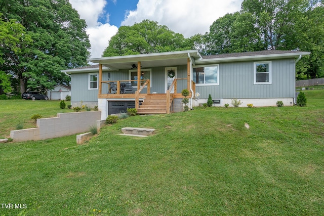 1318 E Lakeview Dr, Johnson City, TN 37601 - view of front facade with covered porch, a front yard, and a ceiling fan