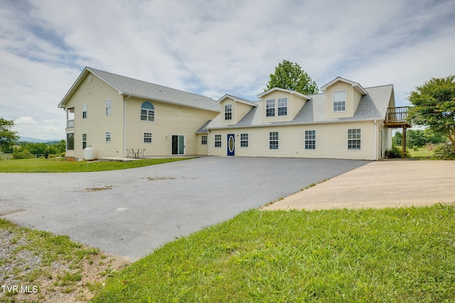 516 Bowmantown Rd, Telford, TN 37690 - back of house featuring driveway and a lawn