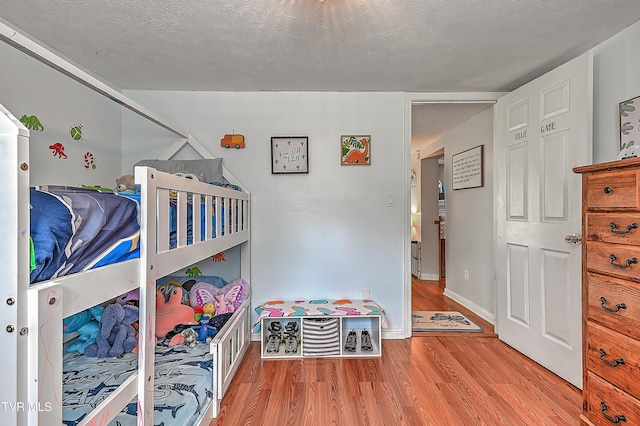 481 Pleasant Hill Rd, Blountville, TN 37617 - bedroom featuring wood finished floors