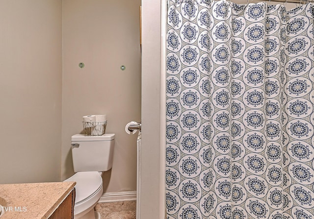 481 Pleasant Hill Rd, Blountville, TN 37617 - full bathroom with toilet, vanity, a shower with curtain, baseboards, and tile patterned floors