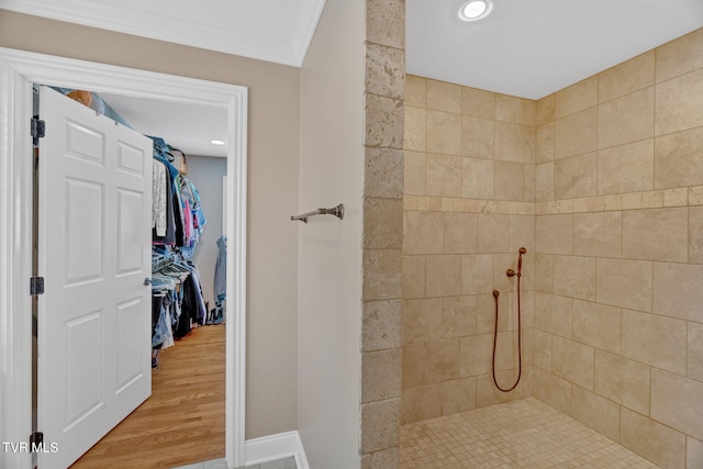 5 Carriage Ct, Johnson City, TN 37604 - full bathroom with tiled shower, recessed lighting, a walk in closet, and wood finished floors