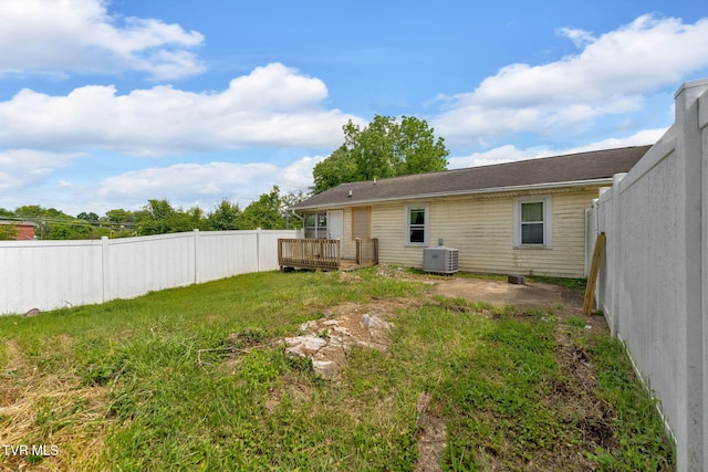 1217 Kentucky Ave, Bristol, TN 37620 - back of property featuring central air condition unit and a deck
