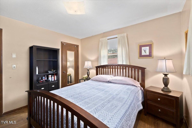 313 Peach Blossom Ct, Johnson City, TN 37604 - bedroom featuring wood finished floors and baseboards